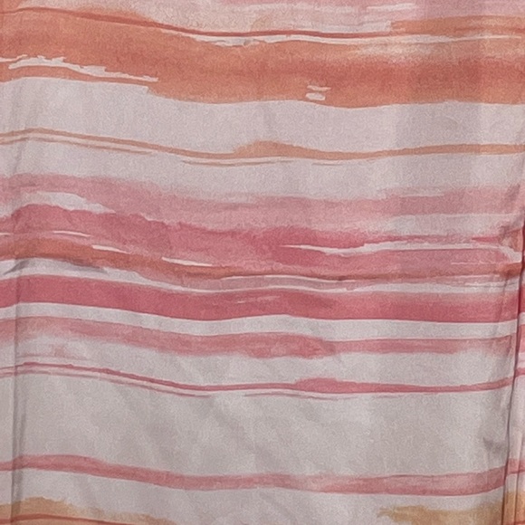 Susan Graver Printed Charmeuse Flutter-Sleeve Tunic- Size 1X - Picture 3 of 5